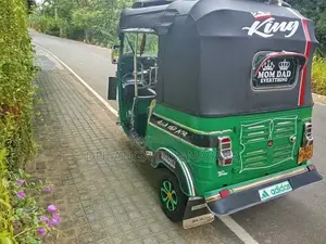 Bajaj RE 2015