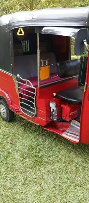 Bajaj RE 2006