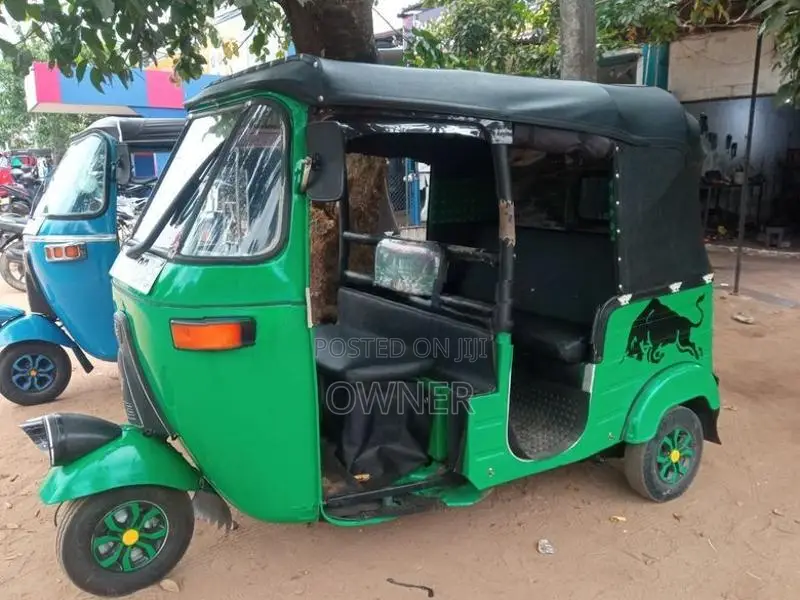 Bajaj RE 2005
