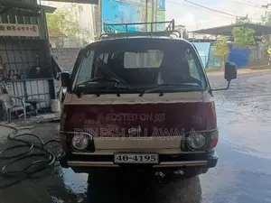 Toyota Noah LH 20 1988
