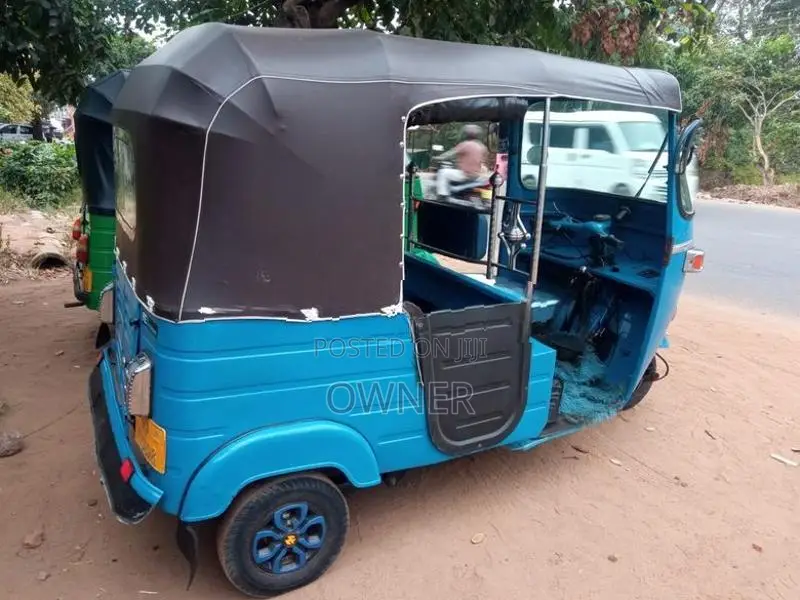 Bajaj RE 2003