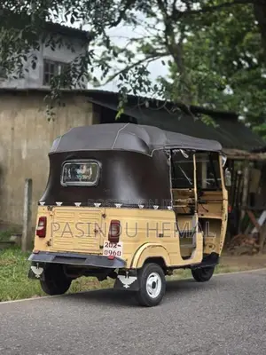 Bajaj RE 1995