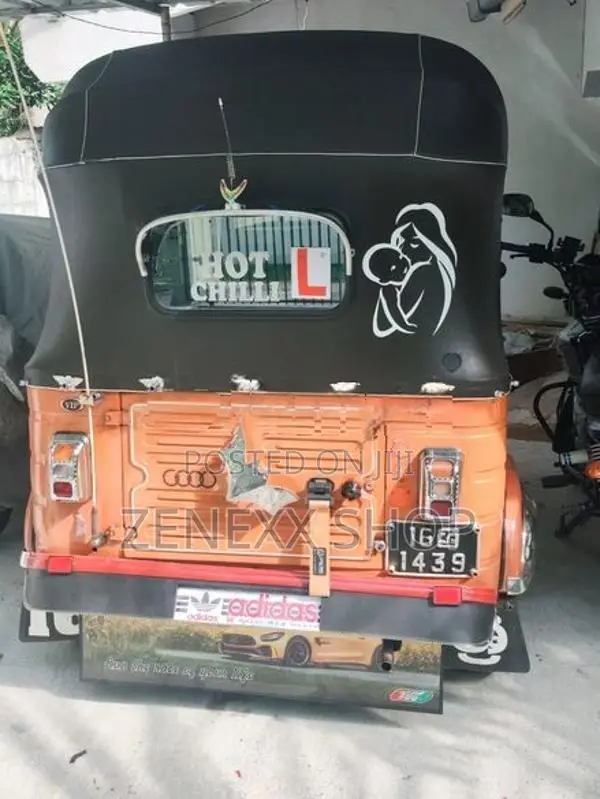 Bajaj RE 1989