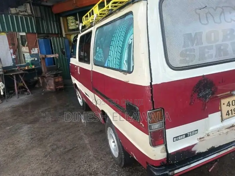 Toyota Noah LH 20 1988