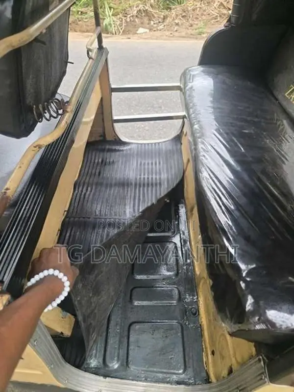 Bajaj RE 1995