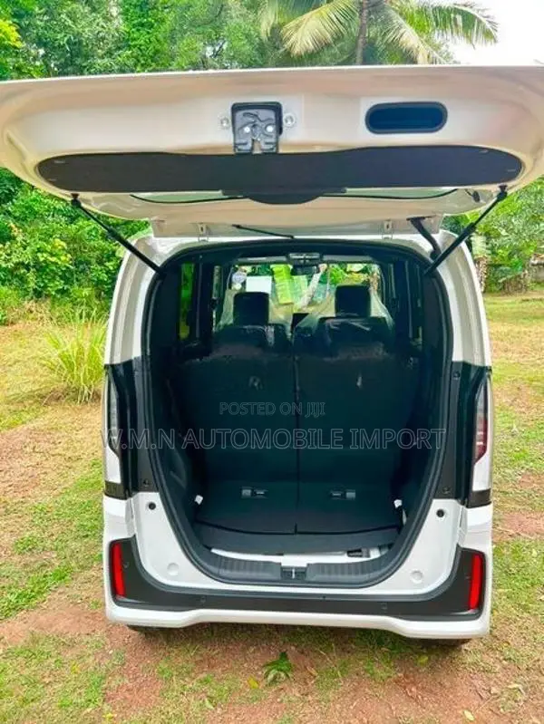 Honda N-Box Custom 2026