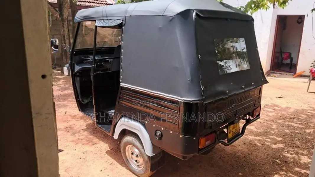 Piaggio three wheeler 2014