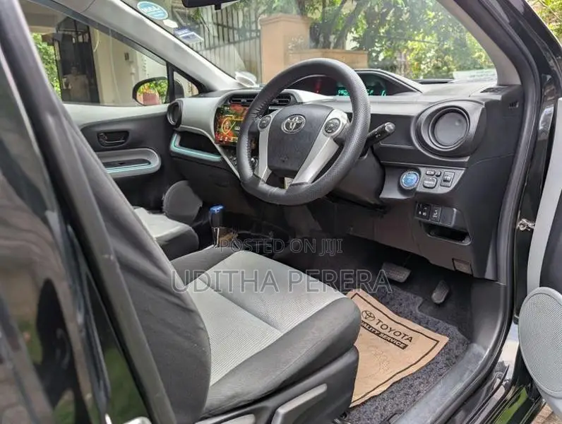Toyota Aqua 2013