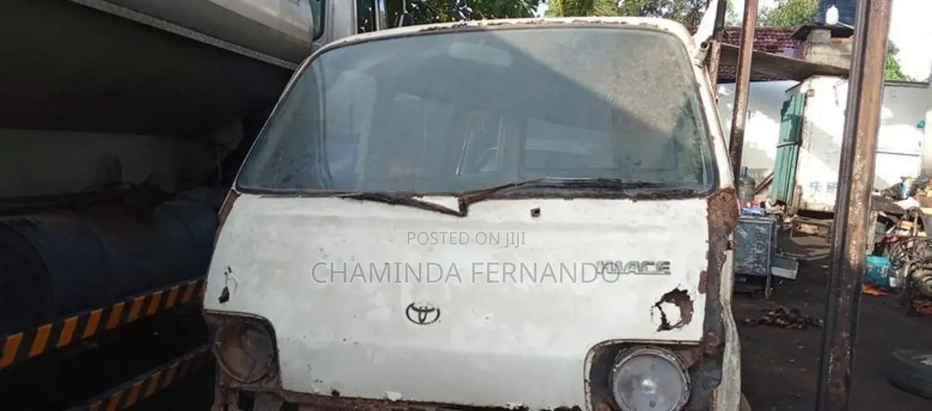 Toyota LH30 van 1982