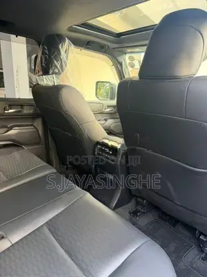 Toyota Land Cruiser Prado VX 2025