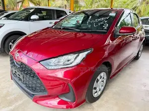 Toyota Yaris G LED 360 2024