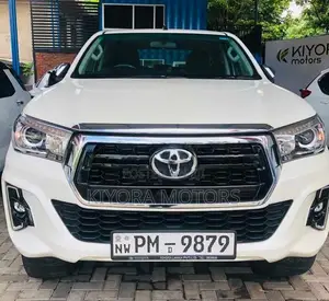 Toyota Hilux V Grade 2020
