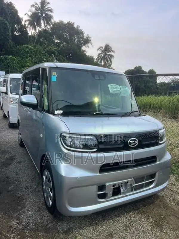 Daihatsu Tanto 2023