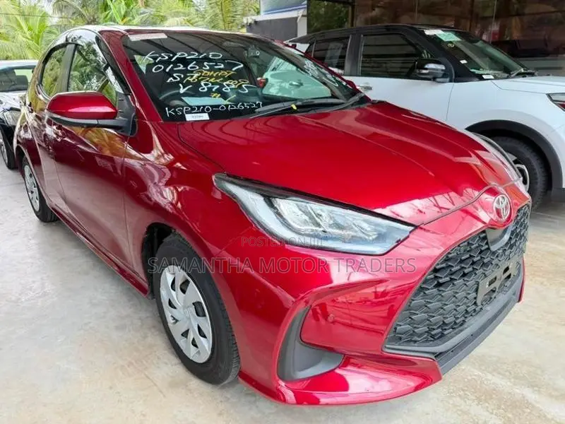 Toyota Yaris G LED 360 2024