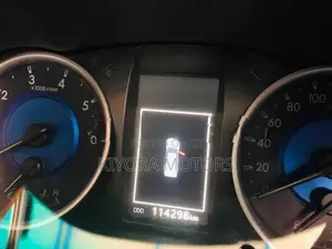 Toyota Hilux V Grade 2020