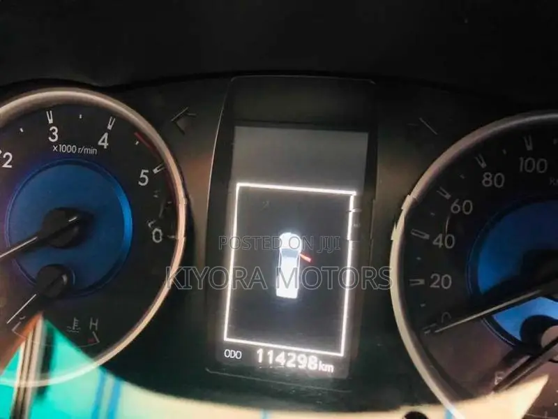 Toyota Hilux V Grade 2020
