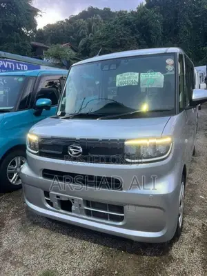 Daihatsu Tanto 2023