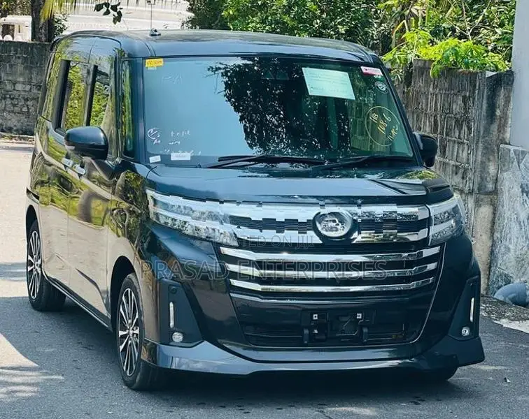 Toyota Roomy Custom G 2023