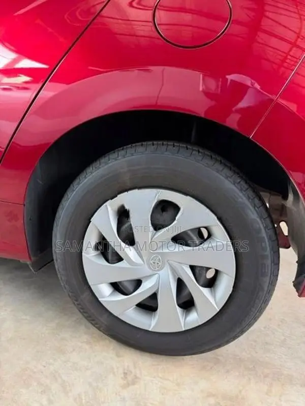 Toyota Yaris G LED 360 2024