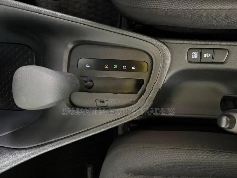 Toyota Yaris X Limited 2024