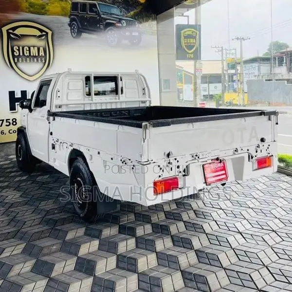 Toyota Hilux Champ Attractive Pac 2024