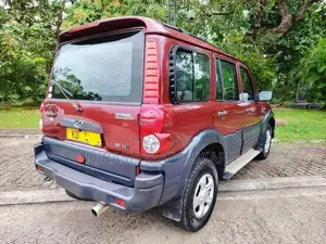Mahindra Scorpio 2006