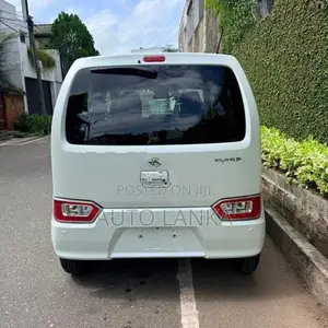 Suzuki Wagon R ZL White 2026