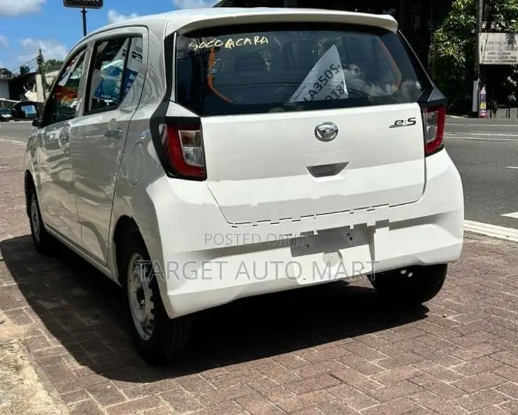 Daihatsu Mira 2024