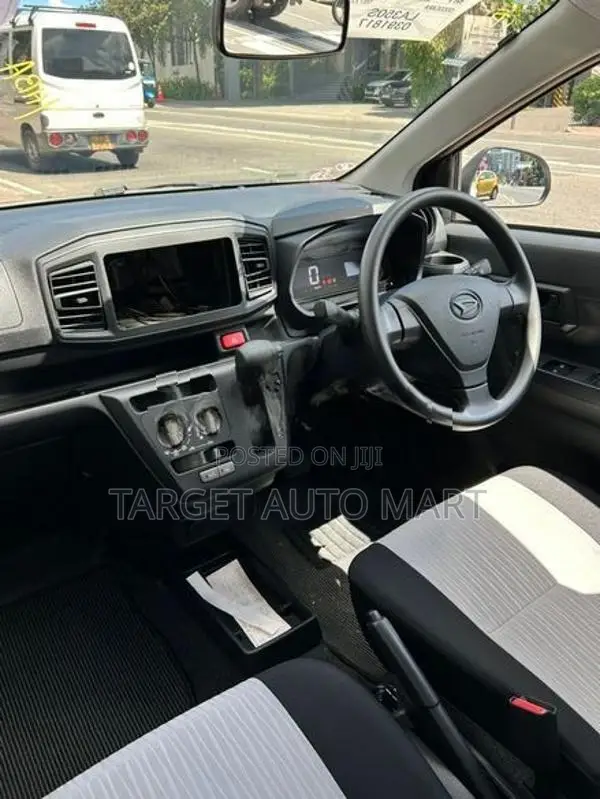 Daihatsu Mira 2024