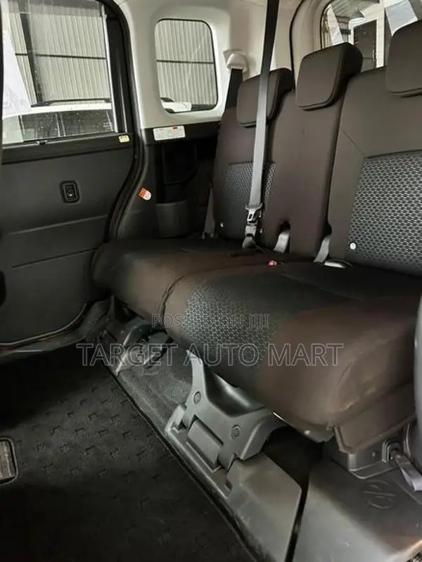 Toyota Roomy G Grade 2025