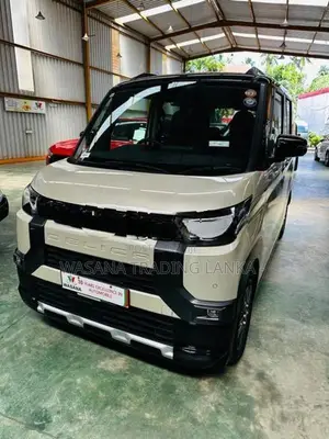 Mitsubishi Delica T Premium 2024