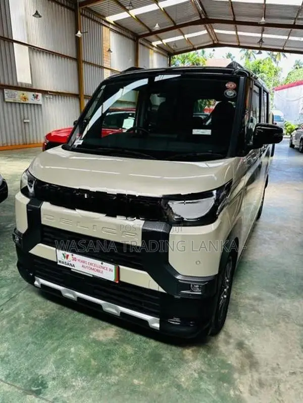 Mitsubishi Delica T Premium 2024