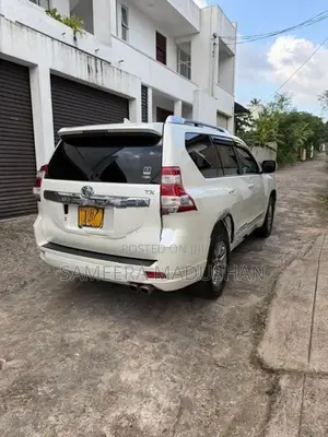 Toyota Land Cruiser Prado TX 2017