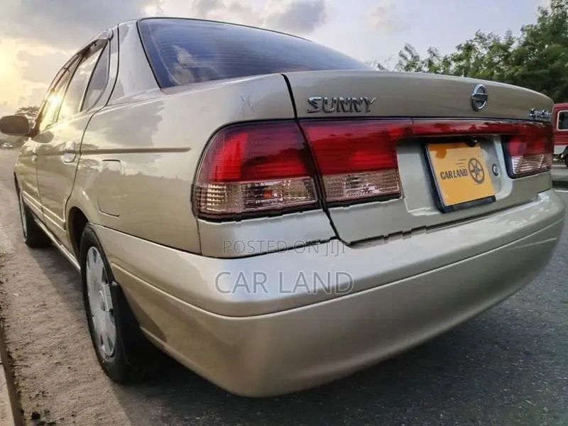 Nissan Sunny 2019