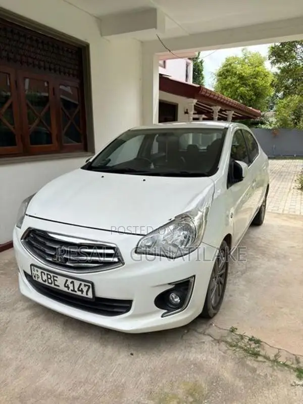 Mitsubishi Attrage 2016