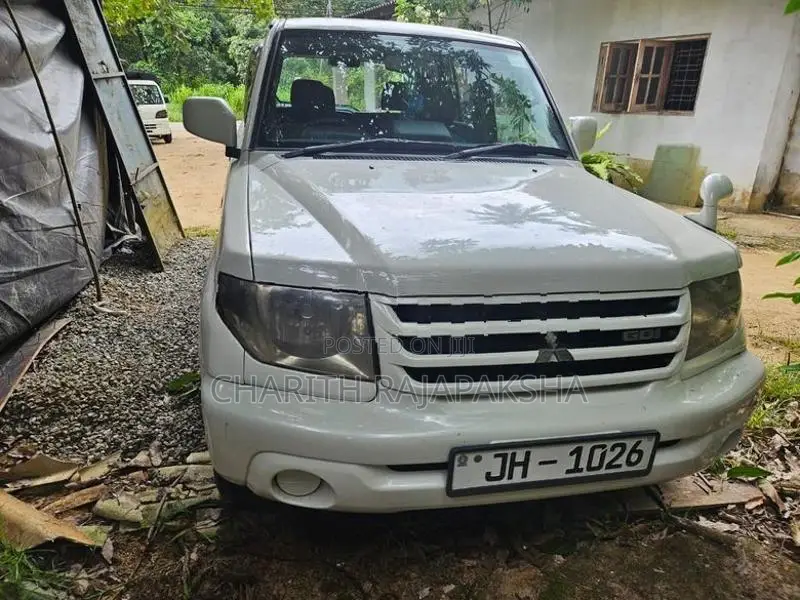 Mitsubishi Pajero IO 4G 94 2001
