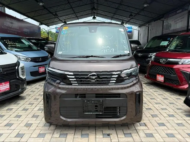 Nissan Roox x Hybrid 2025