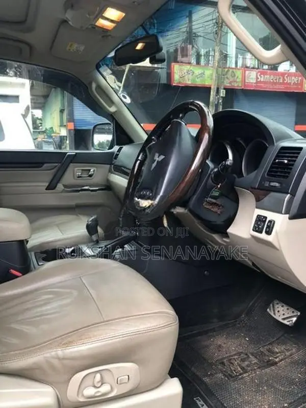 Mitsubishi Montero 2015