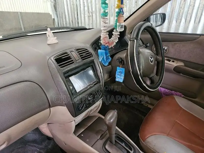 Mazda Familia BJ 5P 2001