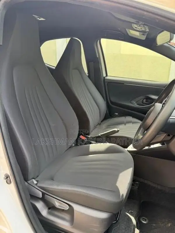 Toyota Yaris X grade 2024