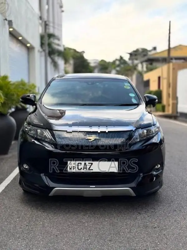 Toyota Harrier Premium 2016