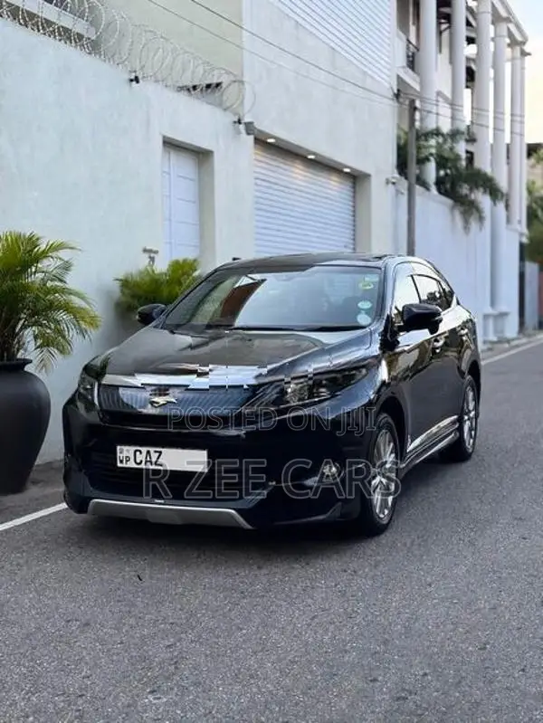 Toyota Harrier Premium 2016