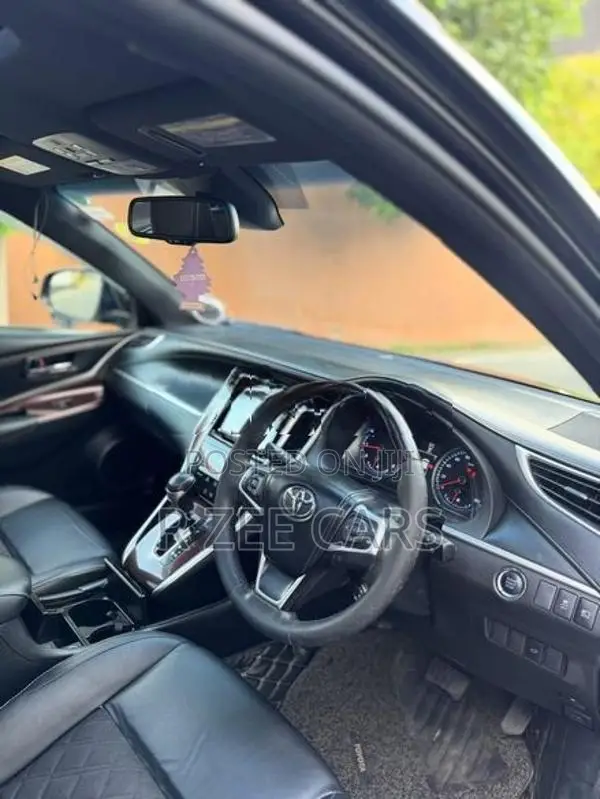 Toyota Harrier Premium 2016