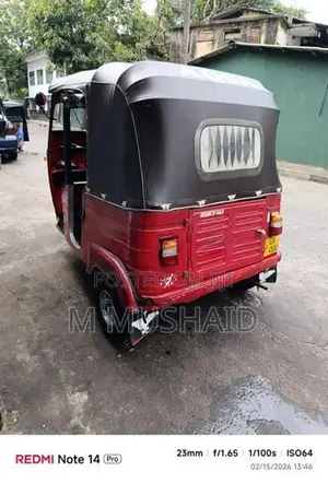 Bajaj RE 2002