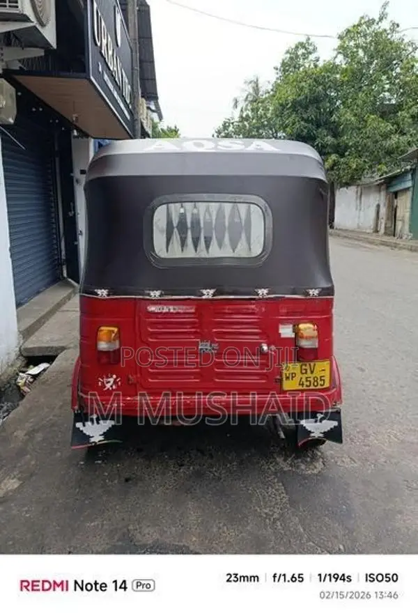 Bajaj RE 2002