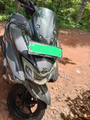 Suzuki Burgman 125 maxi 2019