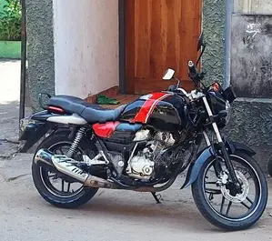 Bajaj V15 2016