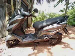 Suzuki Burgman 125 maxi 2019