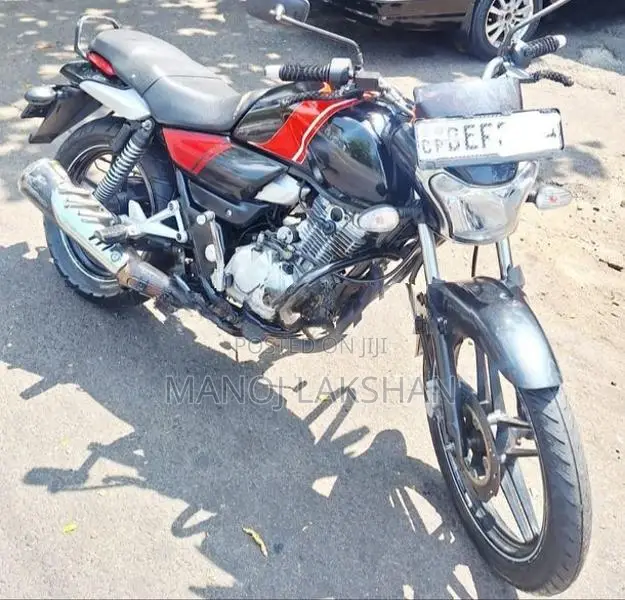 Bajaj V15 2016
