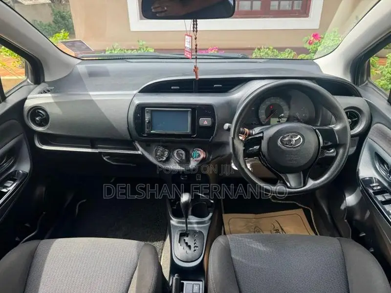 Toyota Vitz 2016